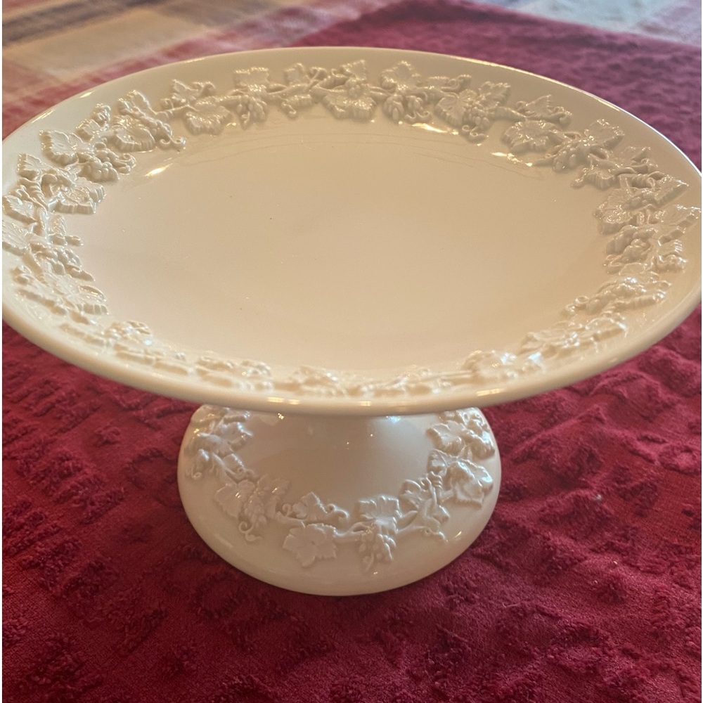 Wedgwood Of Etruria & Barlaston Embossed Queens Ware Footed Compote Ivory